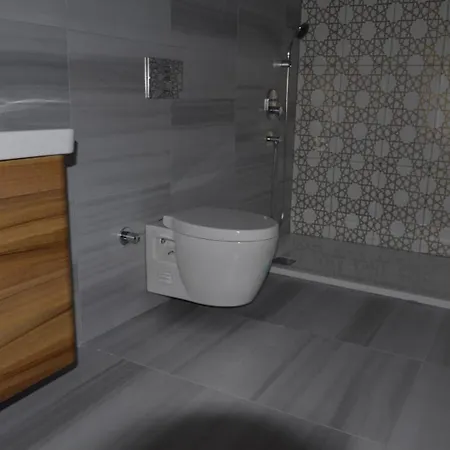 Hekim Hotel *